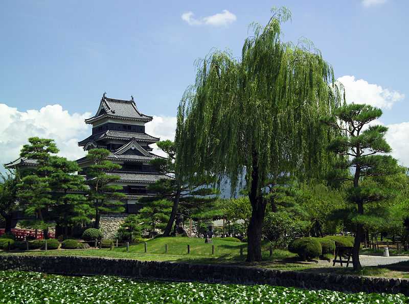 Замок мацумото - самый красивый замок страны восходящего солнца