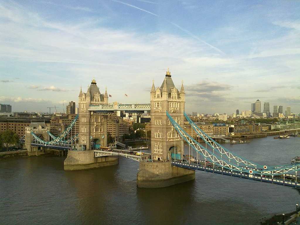 Тауэрский мост – важнейшая современная переправа и украшение лондона