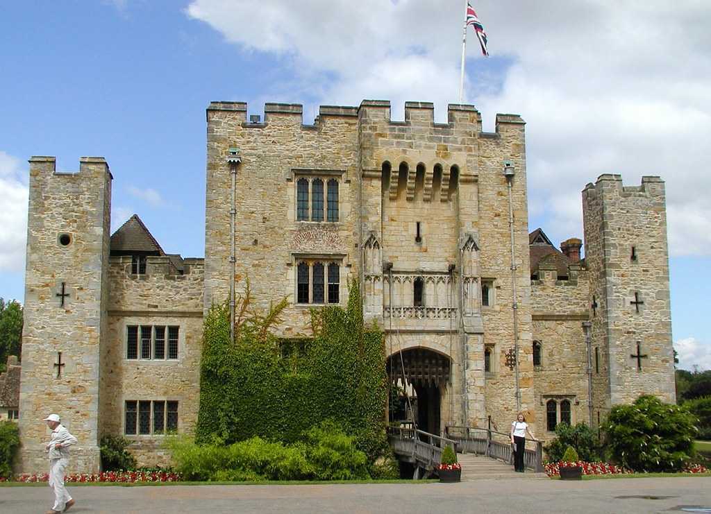 Castle history. Рочестерский замок Англия. Рочестер замок Великобритания. Замок Дадли Англия. Рочестерский замок (г. Рочестер).