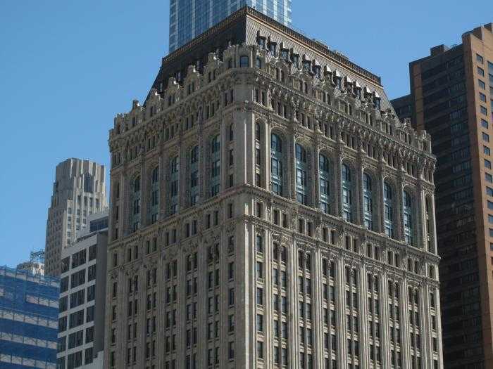 Здание чанин - chanin building