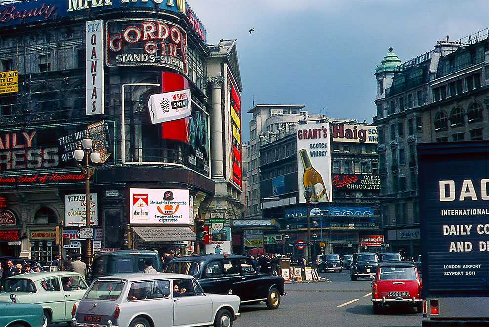 На улицах лондона 1960-х: цветные фотографии крупнейшего мегаполиса европы
