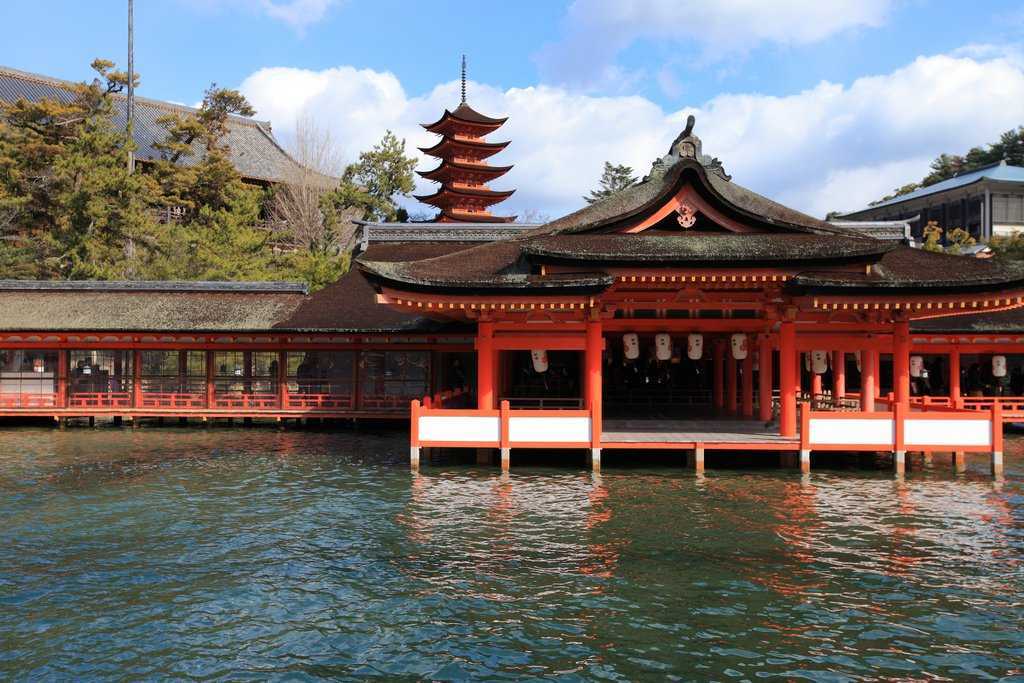 Святилище ицукусима (itsukushima shrine) описание и фото - япония: хиросима