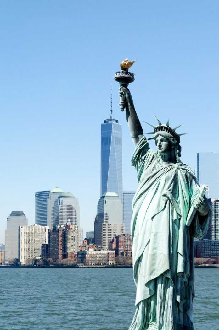 Статуя стран. Статкя свободы нь,ю Йорк. Статуя свободы Нью-йор. Нью-Йорк бстатуясвободы. Америка Нью-Йорк статуя свободы.